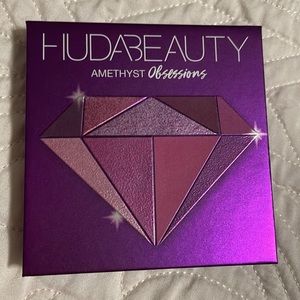 Brand new Huda Beauty amethyst obsessions eyeshadow palette